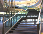 Treppe mit Ovalhandlauf